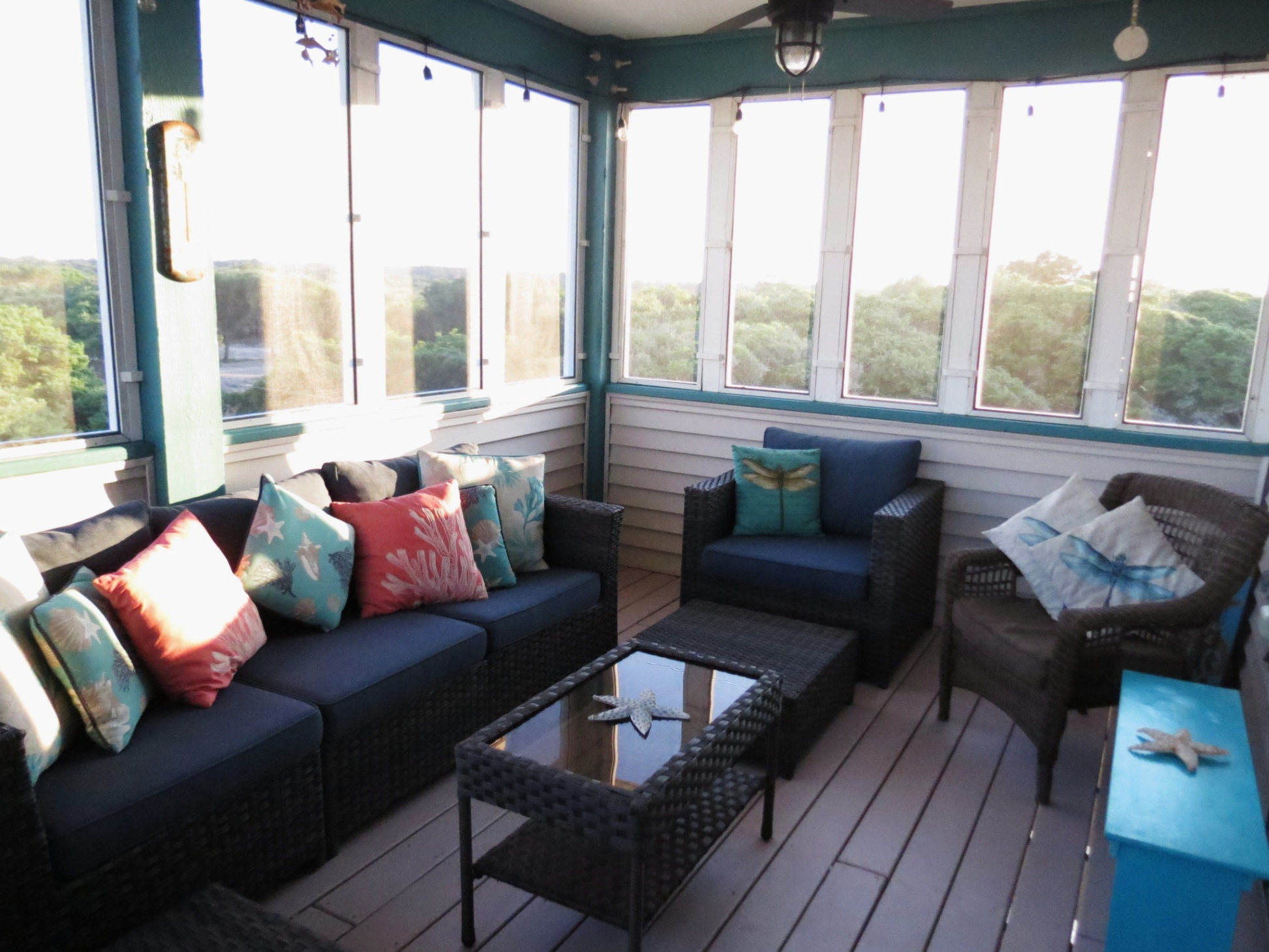 Screened Porch on Upper Deck, a perfect place to sip your morning coffee and watch the horses stroll by Screened Porch on Upper Deck, a perfect place to sip your morning coffee and watch the horses stroll by - Meant To Be - Corolla