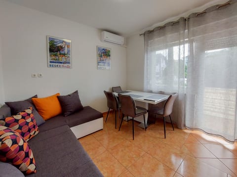 Apartments Katica - Unit 129034-5