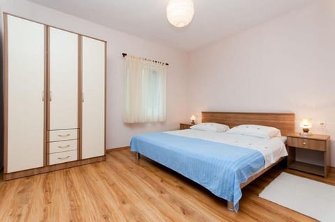 Apartments Mladen - Unit 56112-61