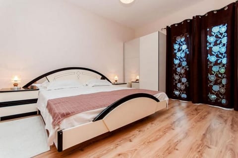 Apartments Mladen - Unit 56113-61