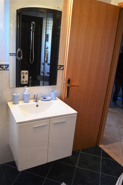 Apartments Mladen - Unit 128589-5