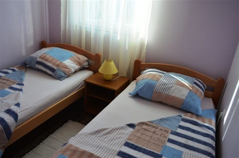 Apartments Mladen - Unit 128589-5