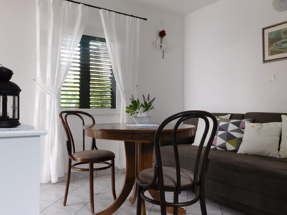 Apartments Mirjana - Unit 56261-61 - Croatia