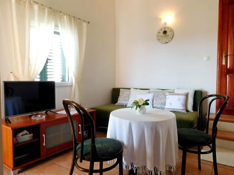 Apartments Mirjana - Unit 56262-61