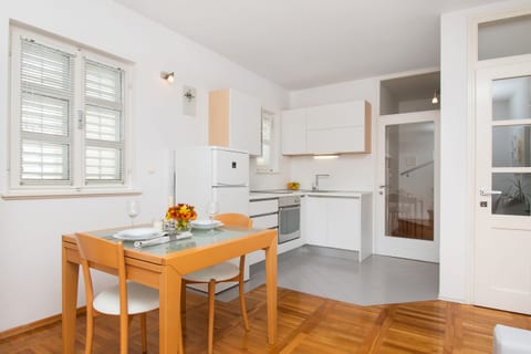 House Urban Bliss - Unit 57348-15