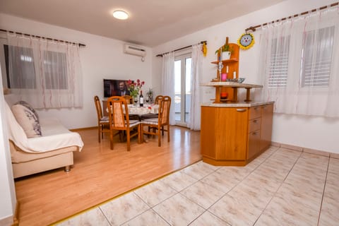 Apartments Mirta - Unit 56460-15