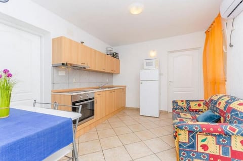 Apartments Mira - Unit 57206-15