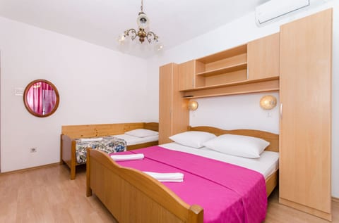Apartment and Rooms Ivan - Unit 56558-15