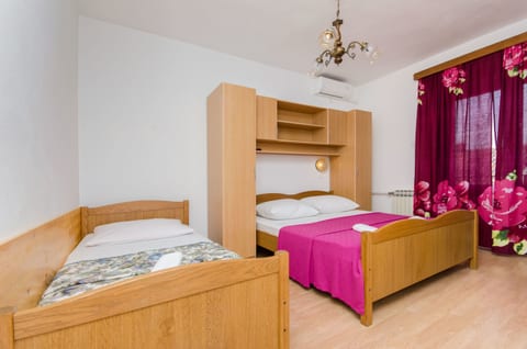 Apartment and Rooms Ivan - Unit 56558-15