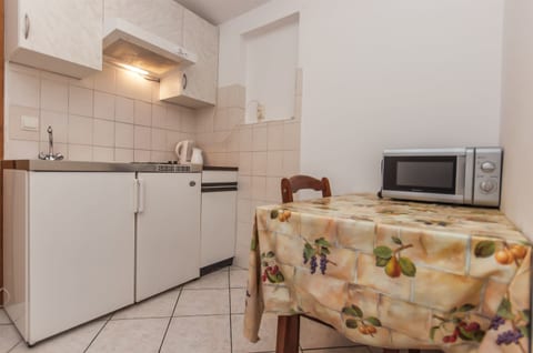 Apartment and Rooms Ivan - Unit 56573-15