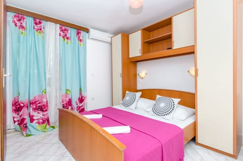 Apartment and Rooms Ivan - Unit 125883-15