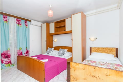 Apartment and Rooms Ivan - Unit 125883-15