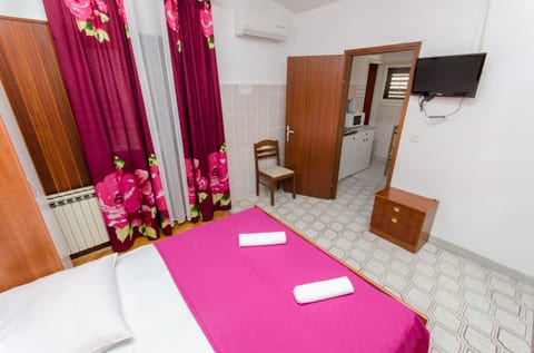 Apartment and Rooms Ivan - Unit 125888-15
