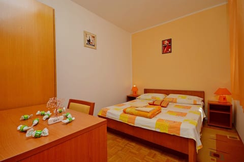 Apartment and Room Ivica - Unit 56652-15
