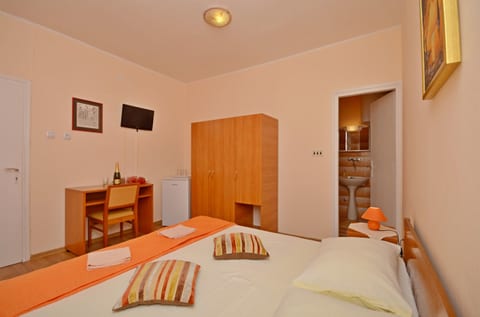 Apartment and Room Ivica - Unit 56653-15
