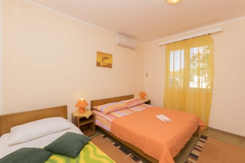Apartment and Room Ivica - Unit 151618-15