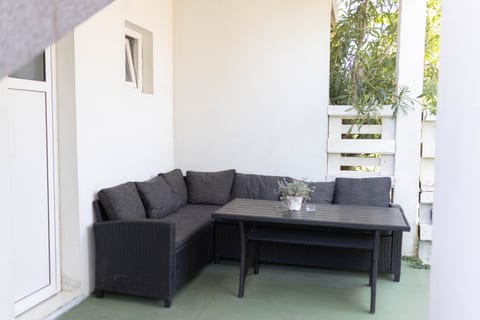 Apartments Near Hangar beach - Unit 56889-15