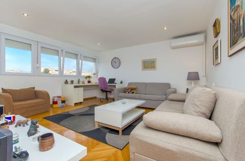 Apartment Sunny - Unit 57089-15
