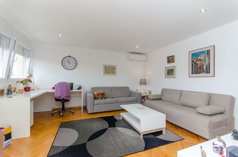 Apartment Sunny - Unit 57089-15