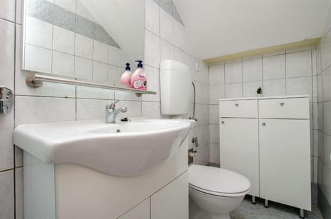 Apartments Zdenka - Unit 57388-15