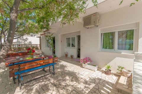 Apartments Zdenka - Unit 57388-15