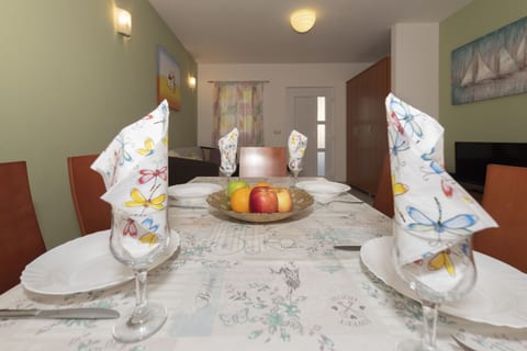 Apartments Max - Unit 57447-15