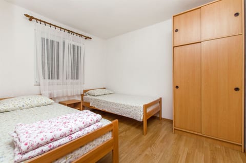 Apartment Vojka - Unit 124567-15