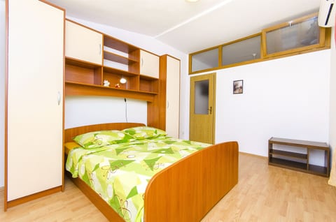 Apartment Smiljana - Unit 124636-15