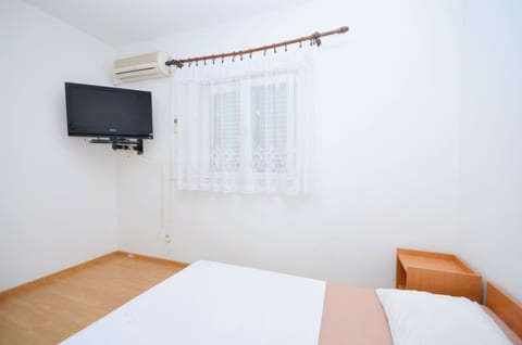 Apartment and Rooms Ivana - Unit 124738-15
