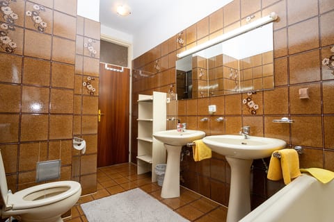 Apartment Suzy - Unit 126613-15