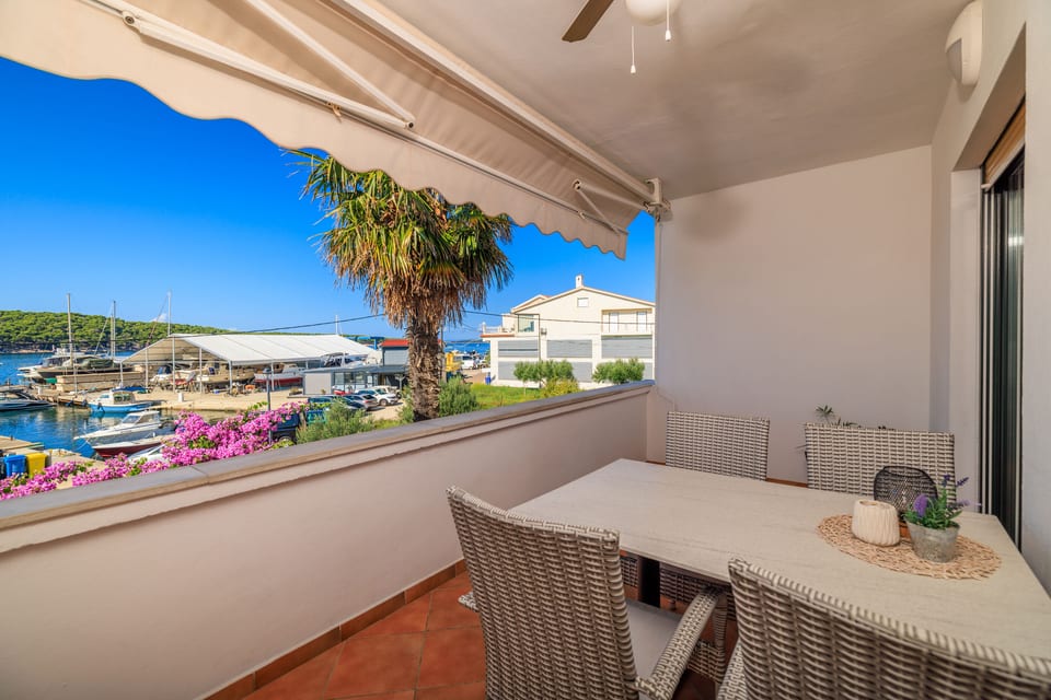 Apartments Near the sea Barbat - Unit 150403-15
