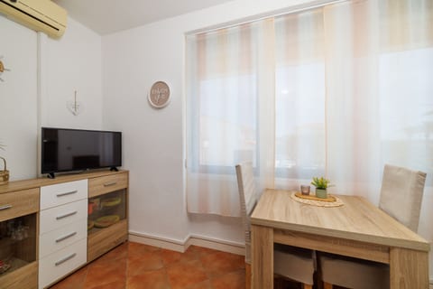 Apartments Near the sea Barbat - Unit 150404-15