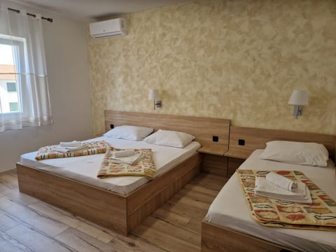 Apartment and Rooms Amenka - Unit 150531-15