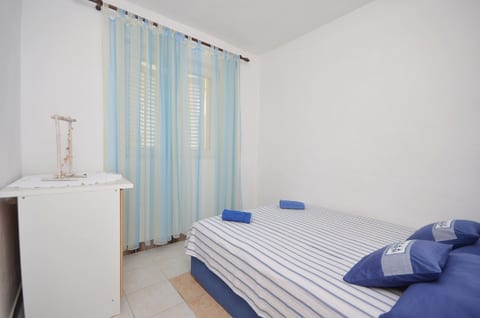 Apartments Mila Family with pool - Unit 150660-15