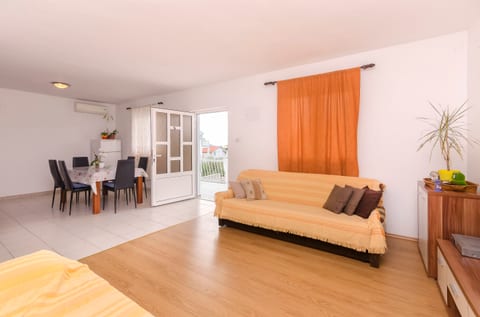Apartments Mila Family with pool - Unit 150663-15