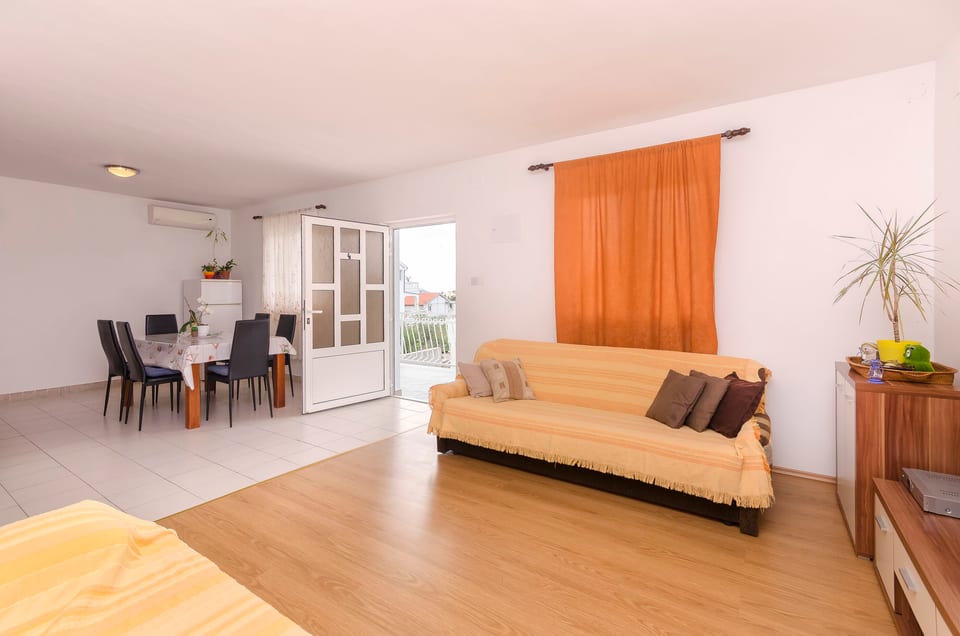 Apartments Mila Family with pool - Unit 150663-15