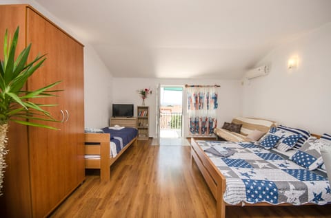 Apartments Mila Family with pool - Unit 150664-15