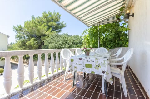 Apartments Vesna with pool - Unit 150943-15