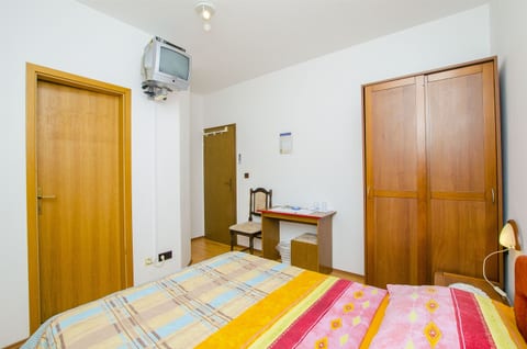 Apartments and Rooms Iva - Unit 150945-15