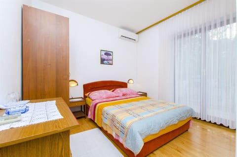 Apartments and Rooms Iva - Unit 150945-15
