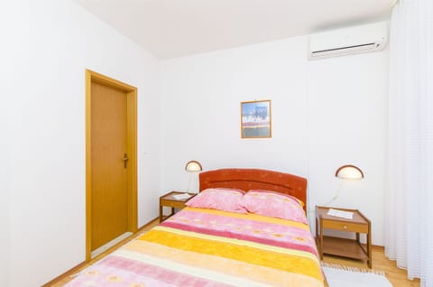 Apartments and Rooms Iva - Unit 150946-15