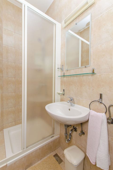 Apartments and Rooms Iva - Unit 150946-15