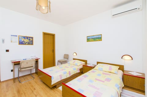 Apartments and Rooms Iva - Unit 150947-15