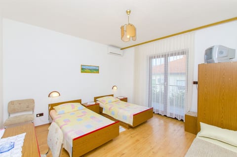 Apartments and Rooms Iva - Unit 150947-15