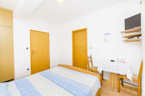 Apartments and Rooms Iva - Unit 150948-15