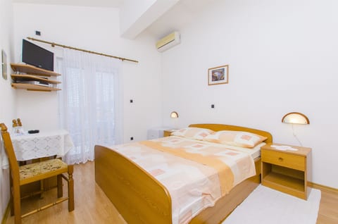 Apartments and Rooms Iva - Unit 150949-15