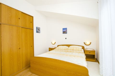 Apartments and Rooms Iva - Unit 150952-15