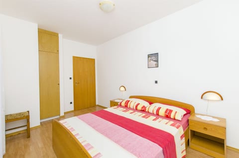 Apartments and Rooms Iva - Unit 150953-15