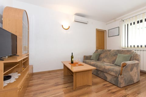Apartments Diana - Unit 151044-15