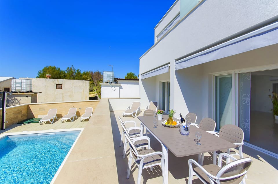 Apartments Villa V - Unit 151132-15 - Croatia